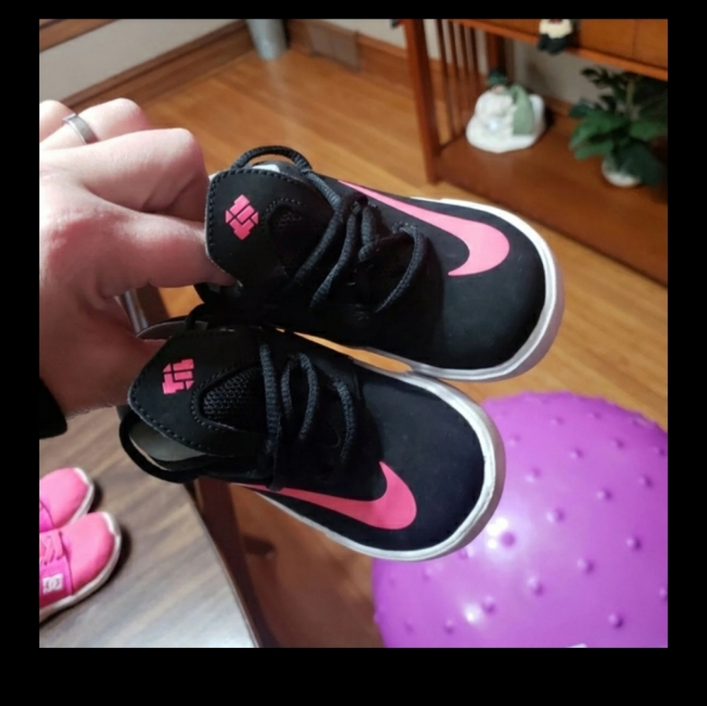 Nike shoes- Reserved